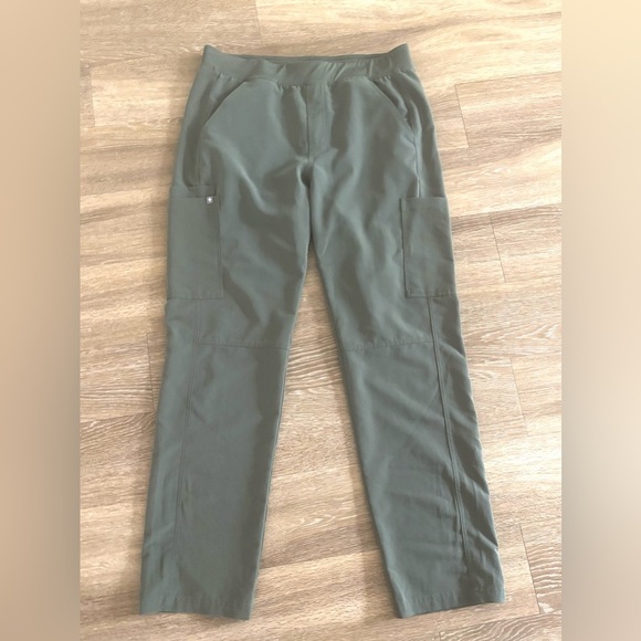 Figs Mens Pants Scrubs XL Olive Green Axim Cargo 7-Pockets Technical Collection - Picture 1 of 4
